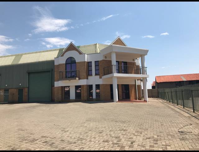 757M² WAREHOUSE TO LET IN JET PARK